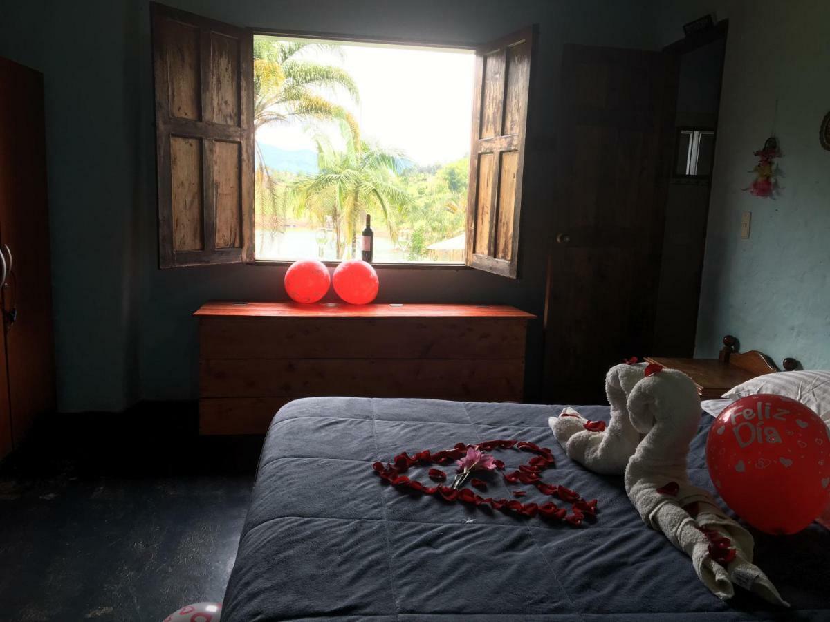 Casa Finca Tipica The Lake Hotel Guatape Ngoại thất bức ảnh